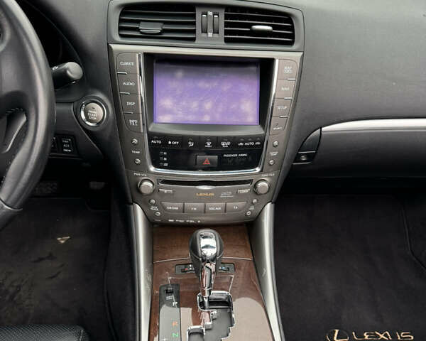 Красный Лексус ИС, объемом двигателя 2.5 л и пробегом 220 тыс. км за 16500 $, фото 26 на Automoto.ua