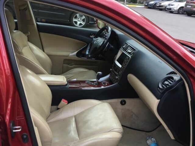 Лексус ІС 2006 у Буче на Automoto.ua Червоний Лексус ІС, об'ємом двигуна 2.5 л та пробігом 230 тис. км за 8100 $, фото 3 на Automoto.ua