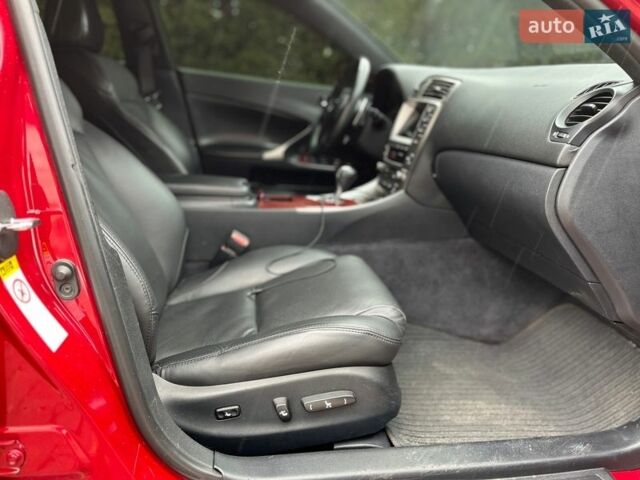 Червоний Лексус ІС, об'ємом двигуна 2.5 л та пробігом 213 тис. км за 15000 $, фото 29 на Automoto.ua