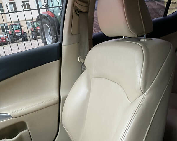 Червоний Лексус ІС, об'ємом двигуна 2.5 л та пробігом 270 тис. км за 8500 $, фото 4 на Automoto.ua