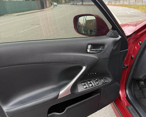 Червоний Лексус ІС, об'ємом двигуна 3 л та пробігом 238 тис. км за 12300 $, фото 10 на Automoto.ua