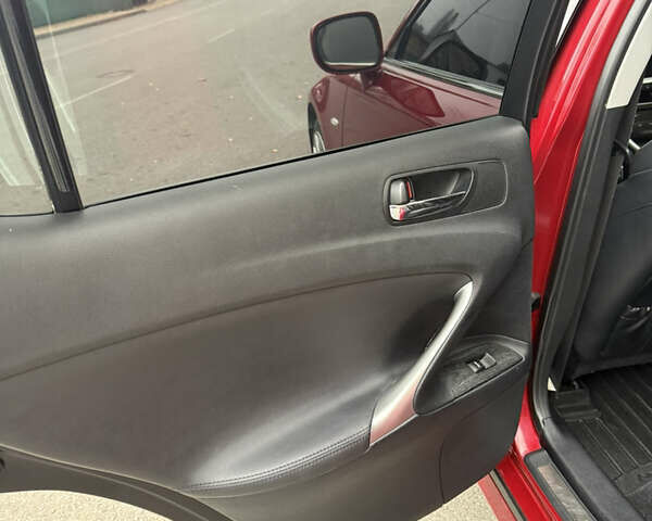 Червоний Лексус ІС, об'ємом двигуна 3 л та пробігом 238 тис. км за 12300 $, фото 16 на Automoto.ua