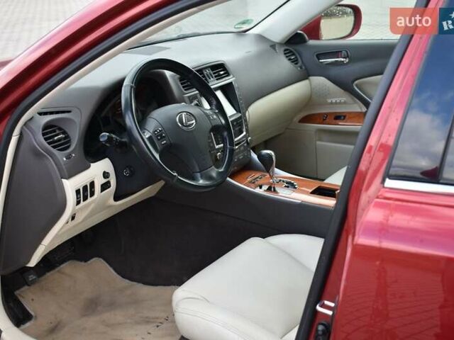 Красный Лексус ИС, объемом двигателя 2.5 л и пробегом 147 тыс. км за 9300 $, фото 15 на Automoto.ua