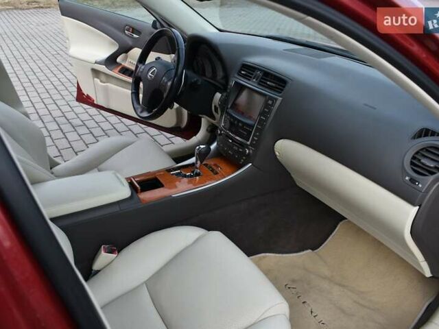 Красный Лексус ИС, объемом двигателя 2.5 л и пробегом 147 тыс. км за 9300 $, фото 18 на Automoto.ua