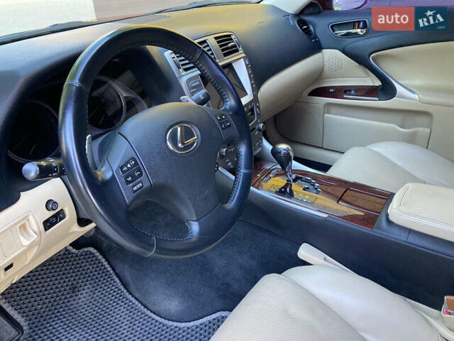 Красный Лексус ИС, объемом двигателя 2.5 л и пробегом 107 тыс. км за 11999 $, фото 62 на Automoto.ua