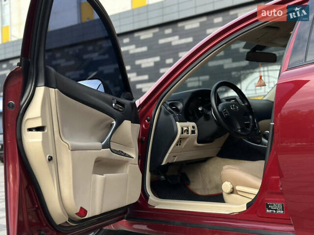 Червоний Лексус ІС, об'ємом двигуна 3 л та пробігом 240 тис. км за 6650 $, фото 5 на Automoto.ua