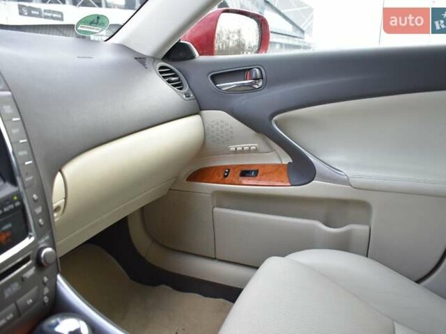 Красный Лексус ИС, объемом двигателя 2.5 л и пробегом 147 тыс. км за 9300 $, фото 13 на Automoto.ua