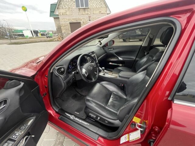 Красный Лексус ИС, объемом двигателя 2.5 л и пробегом 220 тыс. км за 11000 $, фото 7 на Automoto.ua