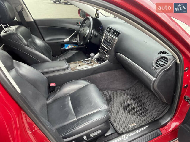 Красный Лексус ИС, объемом двигателя 2.5 л и пробегом 220 тыс. км за 11000 $, фото 10 на Automoto.ua