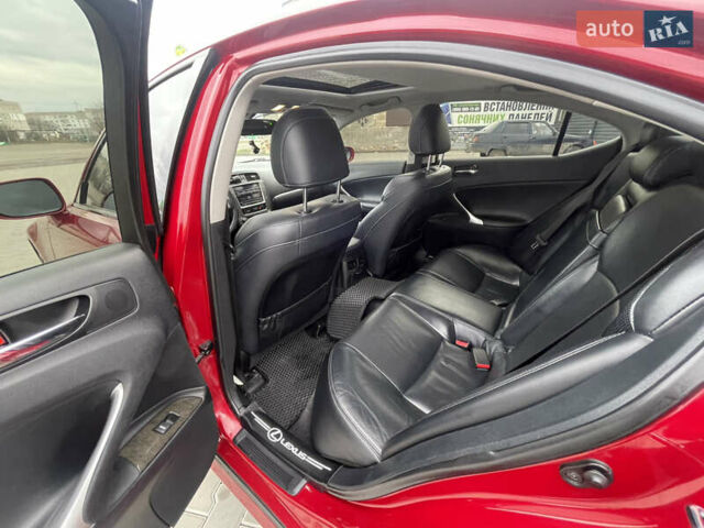 Красный Лексус ИС, объемом двигателя 2.5 л и пробегом 220 тыс. км за 11000 $, фото 9 на Automoto.ua