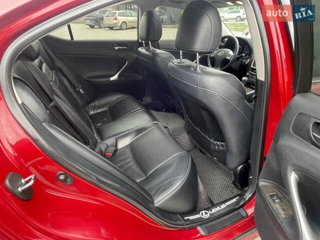 Красный Лексус ИС, объемом двигателя 2.5 л и пробегом 220 тыс. км за 11000 $, фото 11 на Automoto.ua