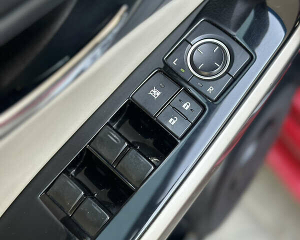 Красный Лексус ИС, объемом двигателя 2.5 л и пробегом 175 тыс. км за 14200 $, фото 15 на Automoto.ua