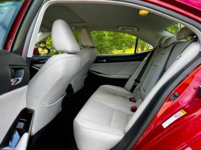 Красный Лексус ИС, объемом двигателя 2.5 л и пробегом 110 тыс. км за 3900 $, фото 11 на Automoto.ua
