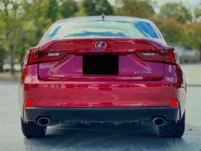 Красный Лексус ИС, объемом двигателя 2.5 л и пробегом 110 тыс. км за 3900 $, фото 5 на Automoto.ua
