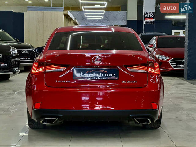 Красный Лексус ИС, объемом двигателя 2 л и пробегом 95 тыс. км за 20999 $, фото 4 на Automoto.ua