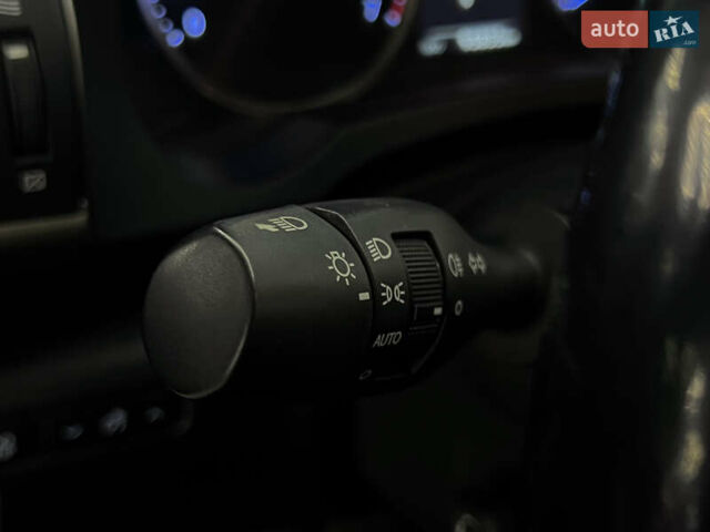 Красный Лексус ИС, объемом двигателя 2 л и пробегом 95 тыс. км за 20999 $, фото 12 на Automoto.ua