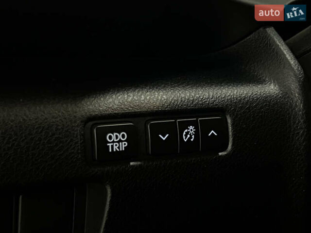 Красный Лексус ИС, объемом двигателя 2 л и пробегом 95 тыс. км за 20999 $, фото 13 на Automoto.ua