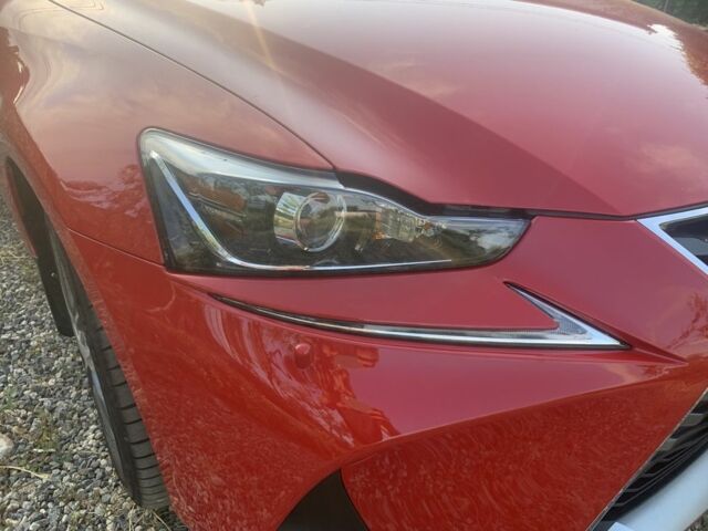 Червоний Лексус ІС, об'ємом двигуна 2 л та пробігом 90 тис. км за 20400 $, фото 5 на Automoto.ua