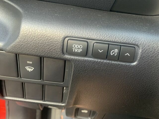 Червоний Лексус ІС, об'ємом двигуна 2 л та пробігом 90 тис. км за 20400 $, фото 7 на Automoto.ua