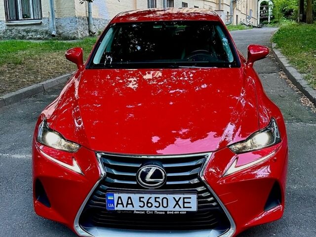 Красный Лексус ИС, объемом двигателя 2 л и пробегом 89 тыс. км за 21000 $, фото 3 на Automoto.ua