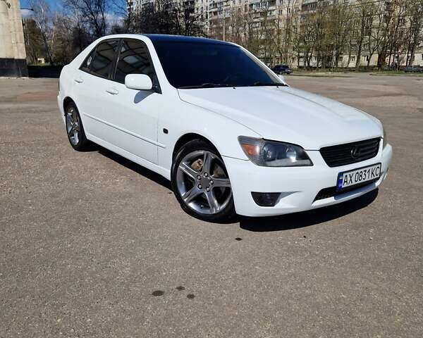 Лексус ІС, об'ємом двигуна 1.99 л та пробігом 390 тис. км за 6400 $, фото 1 на Automoto.ua