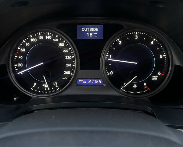 Лексус ИС, объемом двигателя 2.2 л и пробегом 205 тыс. км за 8100 $, фото 7 на Automoto.ua