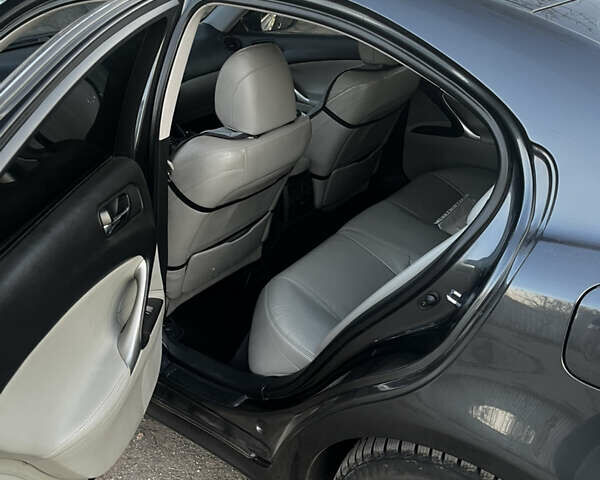 Лексус ИС, объемом двигателя 2.2 л и пробегом 205 тыс. км за 8100 $, фото 4 на Automoto.ua