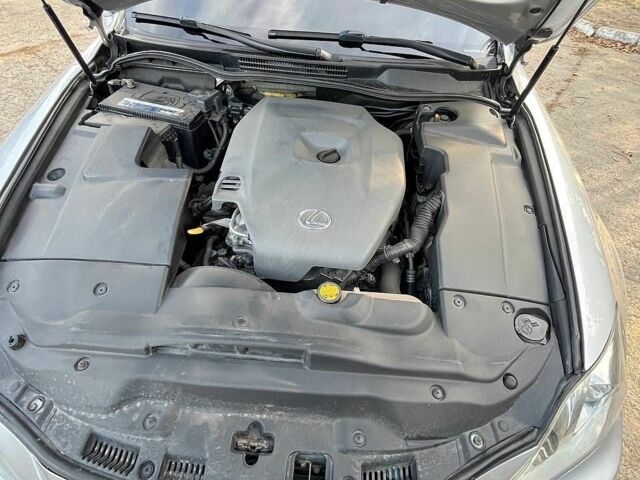 Лексус ІС, об'ємом двигуна 2.23 л та пробігом 373 тис. км за 7500 $, фото 13 на Automoto.ua