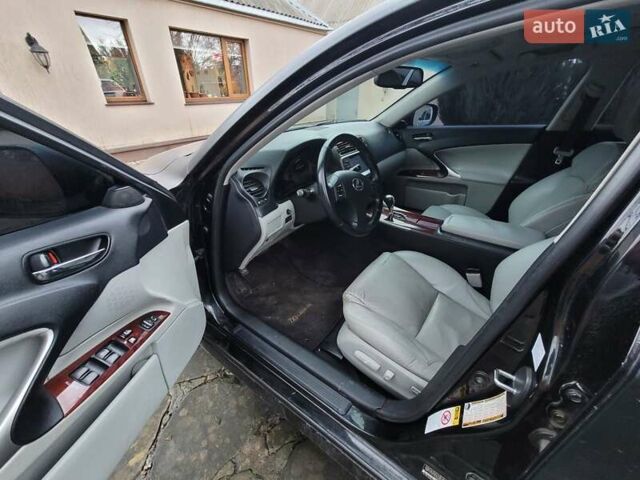 Лексус ИС, объемом двигателя 2.5 л и пробегом 198 тыс. км за 9500 $, фото 6 на Automoto.ua