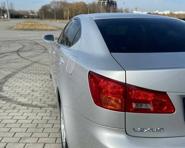 Лексус ИС, объемом двигателя 2.2 л и пробегом 306 тыс. км за 8000 $, фото 2 на Automoto.ua