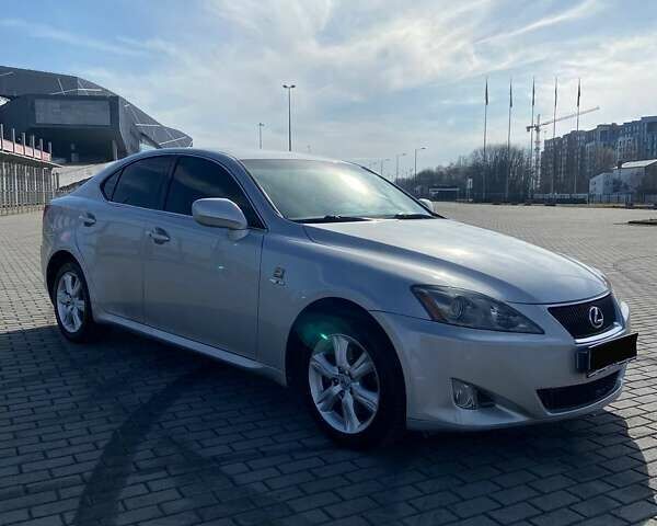 Лексус ИС, объемом двигателя 2.2 л и пробегом 306 тыс. км за 8000 $, фото 3 на Automoto.ua