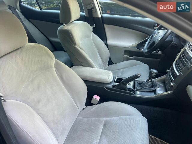 Лексус ІС, об'ємом двигуна 2.23 л та пробігом 260 тис. км за 7800 $, фото 14 на Automoto.ua