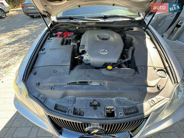Лексус ІС, об'ємом двигуна 2.23 л та пробігом 295 тис. км за 9000 $, фото 6 на Automoto.ua