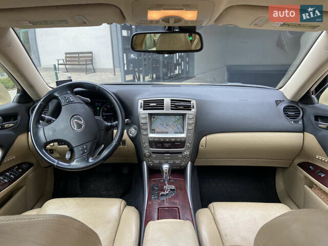 Лексус ИС, объемом двигателя 2.5 л и пробегом 160 тыс. км за 10500 $, фото 6 на Automoto.ua