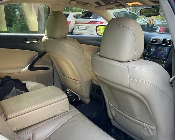 Лексус ИС, объемом двигателя 2.5 л и пробегом 180 тыс. км за 10500 $, фото 6 на Automoto.ua