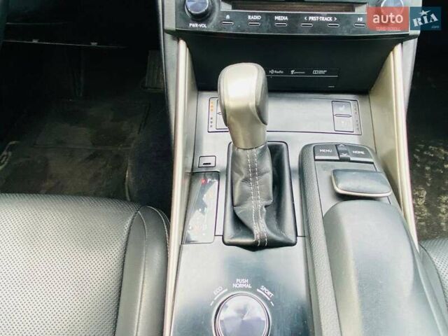 Лексус ИС, объемом двигателя 2.5 л и пробегом 150 тыс. км за 14400 $, фото 7 на Automoto.ua