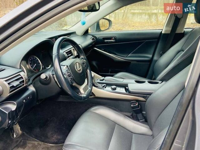 Лексус ИС, объемом двигателя 2.5 л и пробегом 150 тыс. км за 14400 $, фото 6 на Automoto.ua