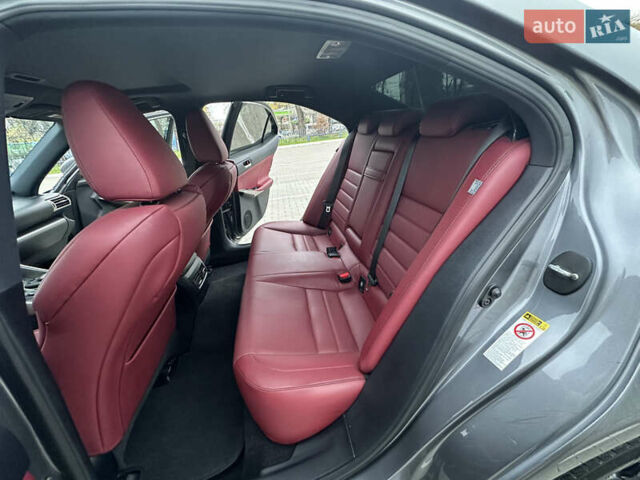 Лексус ІС, об'ємом двигуна 2.5 л та пробігом 110 тис. км за 15500 $, фото 4 на Automoto.ua