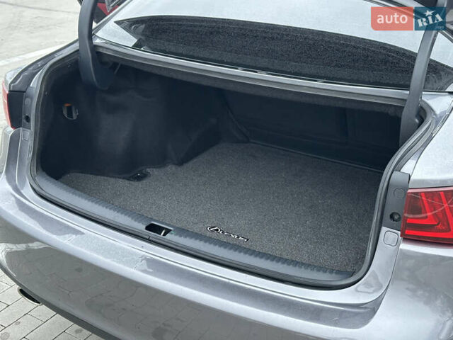 Лексус ІС, об'ємом двигуна 2.5 л та пробігом 110 тис. км за 15500 $, фото 33 на Automoto.ua