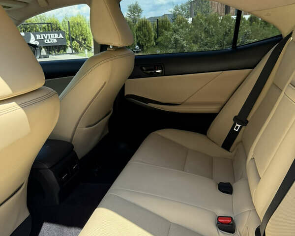 Лексус ИС, объемом двигателя 2.5 л и пробегом 95 тыс. км за 20200 $, фото 18 на Automoto.ua