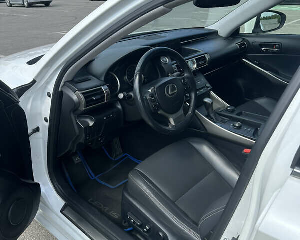 Лексус ІС, об'ємом двигуна 0 л та пробігом 160 тис. км за 17000 $, фото 10 на Automoto.ua
