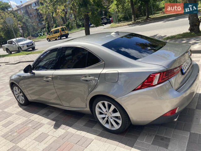 Лексус ИС, объемом двигателя 2 л и пробегом 130 тыс. км за 15500 $, фото 2 на Automoto.ua