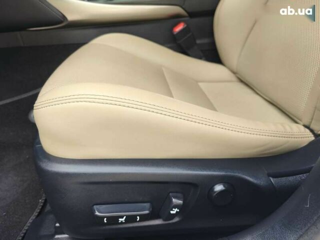 Лексус ИС, объемом двигателя 3.5 л и пробегом 69 тыс. км за 23800 $, фото 13 на Automoto.ua
