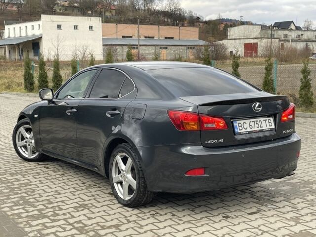 Серый Лексус ИС, объемом двигателя 2.2 л и пробегом 307 тыс. км за 7000 $, фото 5 на Automoto.ua