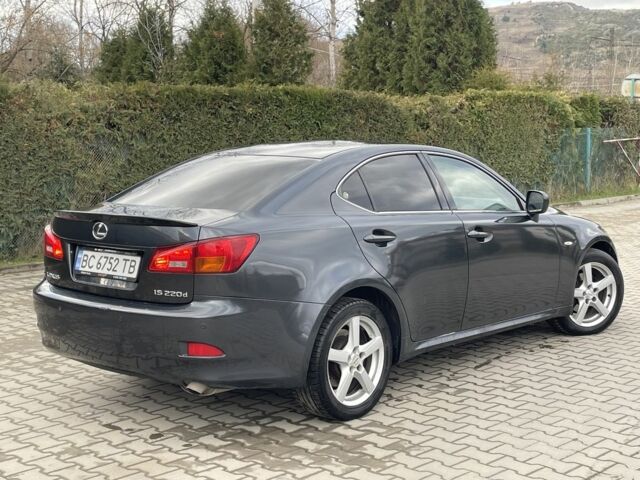 Серый Лексус ИС, объемом двигателя 2.2 л и пробегом 307 тыс. км за 7000 $, фото 3 на Automoto.ua