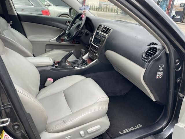 Серый Лексус ИС, объемом двигателя 2.2 л и пробегом 307 тыс. км за 7000 $, фото 19 на Automoto.ua