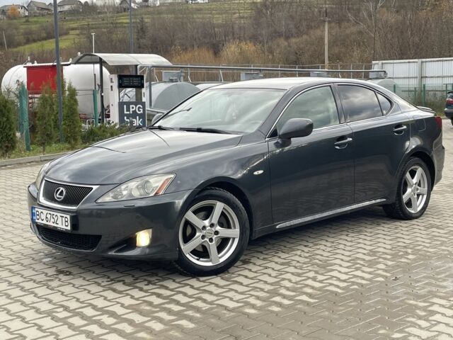 Серый Лексус ИС, объемом двигателя 2.2 л и пробегом 307 тыс. км за 7000 $, фото 1 на Automoto.ua