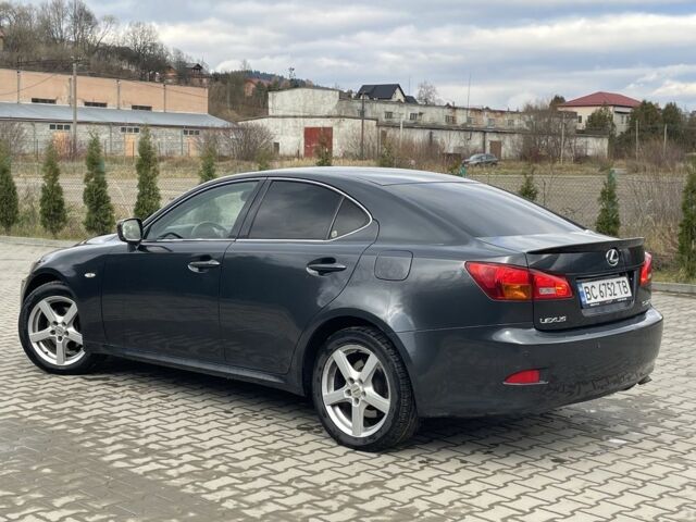 Серый Лексус ИС, объемом двигателя 2.2 л и пробегом 307 тыс. км за 7000 $, фото 6 на Automoto.ua