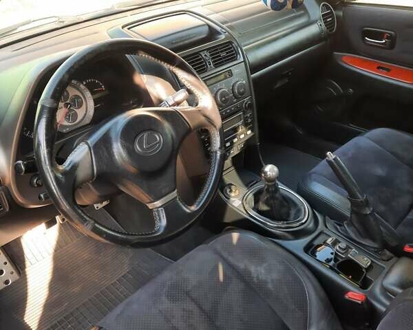 Серый Лексус ИС, объемом двигателя 1.99 л и пробегом 345 тыс. км за 4900 $, фото 6 на Automoto.ua