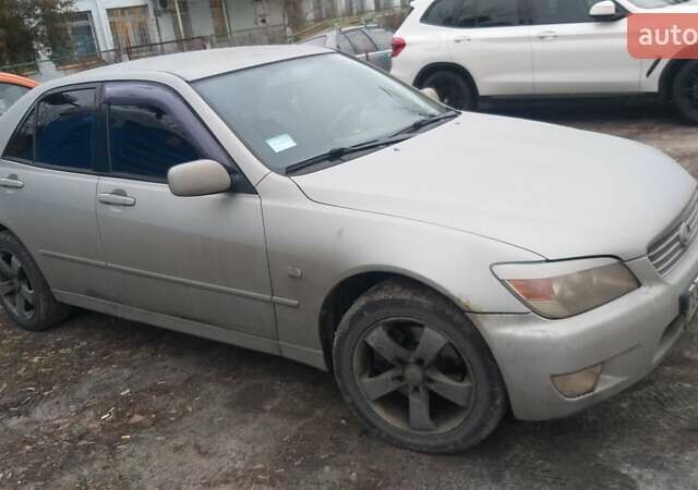 Сірий Лексус ІС, об'ємом двигуна 1.99 л та пробігом 267 тис. км за 3800 $, фото 2 на Automoto.ua